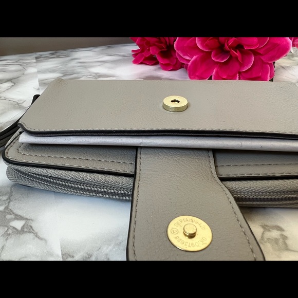 BRAND NEW! Naturalizer Wristlet Wallet Grey - Picture 8 of 12